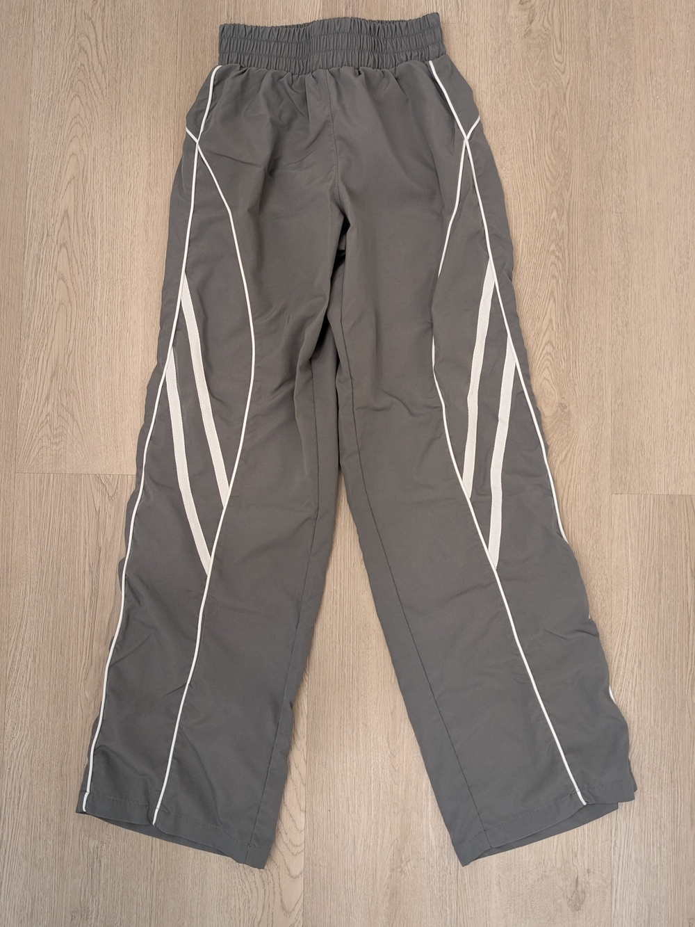 Forever 21 Gray Elastic Waist Shorts